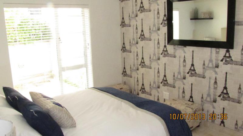 To Let 3 Bedroom Property for Rent in Dolphin Beach Western Cape